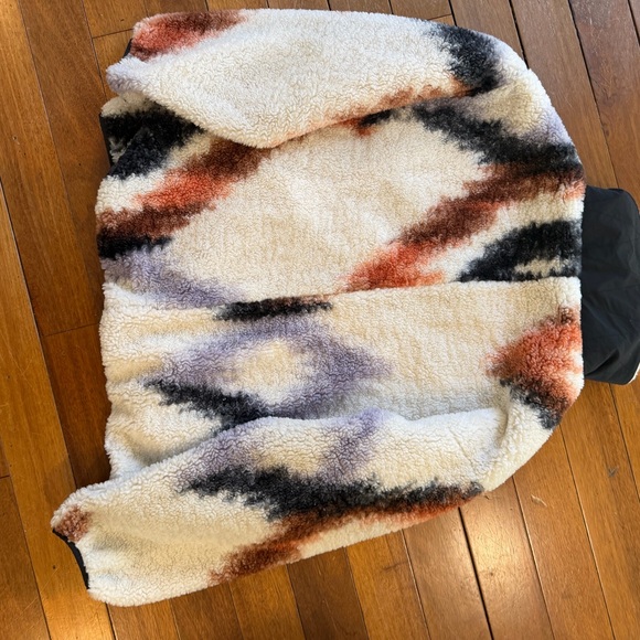 CALIA by Carrie Underwood Sherpa Pullover - Picture 2 of 5